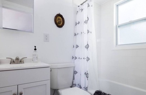 Old Mystic Apartment | The Avery Flat · Near Mystic, Casinos + USCGA