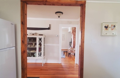 King House | The B's Nest-Cozy County Heaven! 5 Star Host!