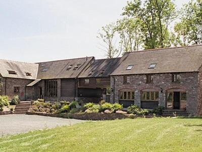 Three Cocks House | The Bailey