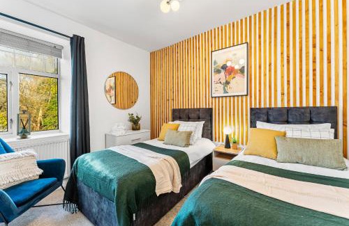 Ashford-in-the-Water House | The Bakewell Haven - Hot tub - Pets - Sleeps 9