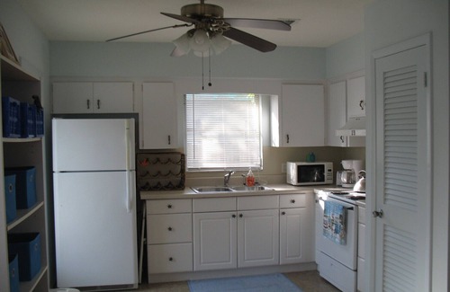 Anna Maria Cottage | The Ballyhoo on Bean Point, 200 feet to a beautiful bayside beach and views!