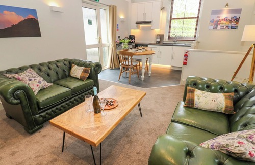 Kirkby Stephen Cottage | THE BAND ROOM, pet friendly, with open fire in Kirkby Stephen