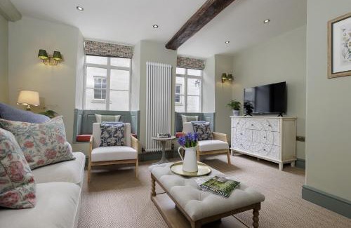 Cirencester House | The Barley Apartment at Cowley House