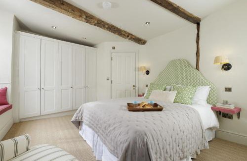 Cirencester House | The Barley Apartment at Cowley House