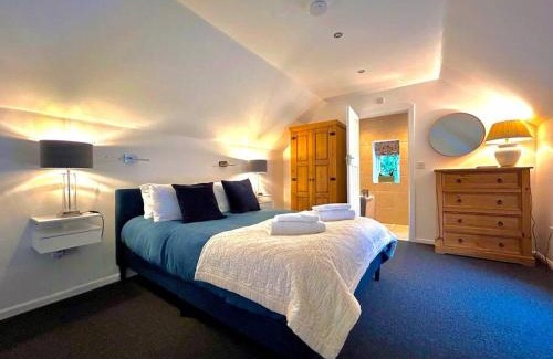 Dursley House | The Barn by MaisonPro