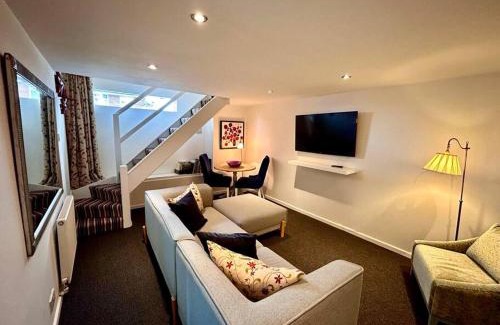 Dursley House | The Barn by MaisonPro