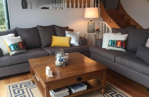 Omiha House | The Barn - so close to the water!
