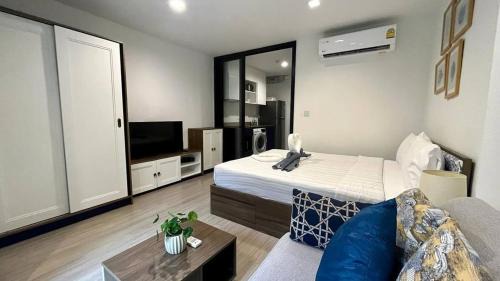 Phuket Apartment | The Base - New Studio Great location, shared Pool