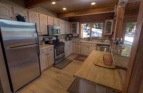 Kings Beach House | The Bass Chalet 3 Bedroom Home by RedAwning