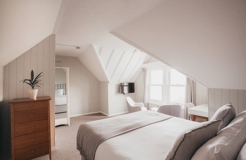 Coverack Hotel | The Bay Hotel