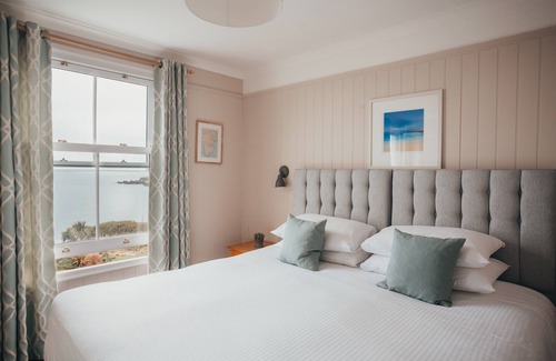 Coverack Hotel | The Bay Hotel