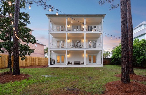 Gulf Place House | The Beach Cabin-refreshing home backing to natural space & 0.7 miles to beach!