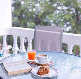 Cha-am Hotel | THE BEACH CHA AM Suites