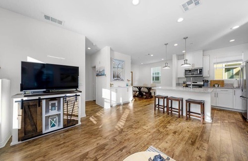 Imperial Beach Apartment | The Beach Hive/Newly remodeled