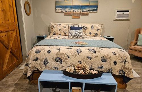 Beverly Beach Hotel | The Beach House at Si Como No Inn