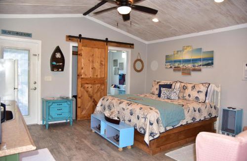 Beverly Beach Hotel | The Beach House at Si Como No Inn