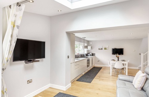Crantock Cottage | THE BEACH HOUSE, pet friendly, country holiday cottage in Crantock