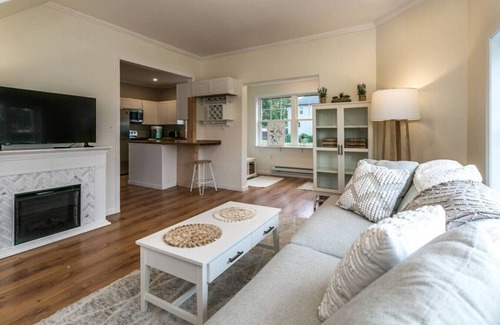 Sylvan Beach House | The Beach Pad · Spacious 4BR Getaway · Walk to Sylvan Beach