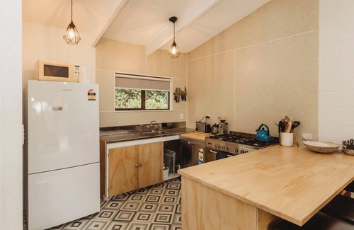 Oakura House | THE BEACH RETREAT SLEEPS 12