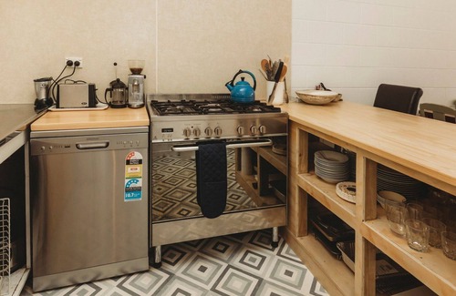 Oakura House | THE BEACH RETREAT SLEEPS 12