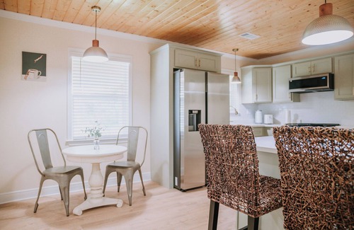 Ocean Springs House | The Beachcomber B - 2 bedroom in Golf Cart District near beaches and downtown!