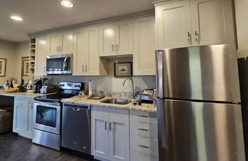 Cushing Resort | The Beahive resort. Unit #1 Lakefront on lake Alex