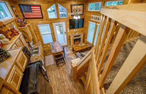Broken Bow Cabin | The Bear Cave tiny cabin experience*3 cabins in 1*
