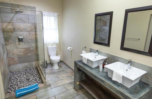 Hoedspruit Cabin | The Belgium Inn