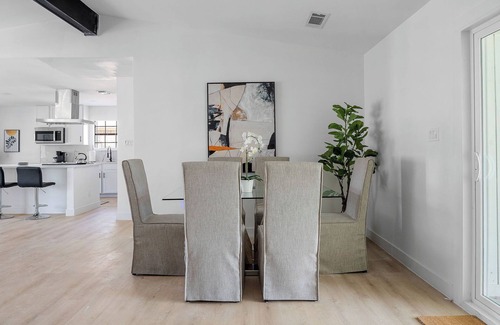 Plano House | The Belvedere | Pet Friendly & Spacious Yard