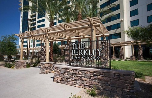 Spanish Lake Condo | The Berkley LasVegas mins. from the strip very close to the stadium-Condo B