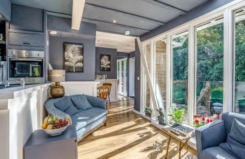Pentrefelin House | The Berm - Uk41199