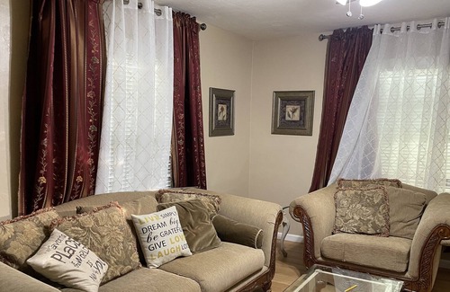 Hanford House | The best place in Hanford to stay.
