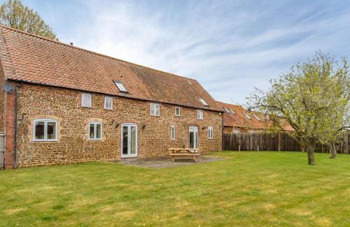 Snettisham House | The Big Barn
