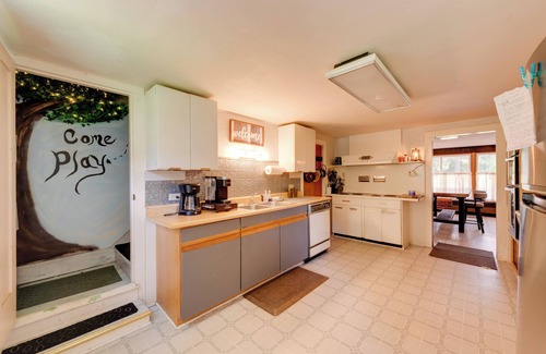 Hillsgrove House | The 'Big House' at Elk Creek Escape w/Game Room