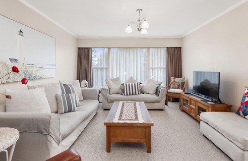 Richmond Heights Cottage | The Birches - Rainbow Point Holiday Home