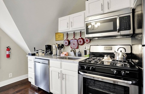 Downtown Indianapolis Villa | The Birdhouse on Meridian - Entire Property