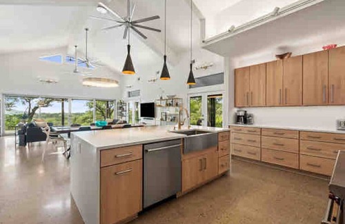 Dripping Springs Apartment | The Birdhouse on the Ridge