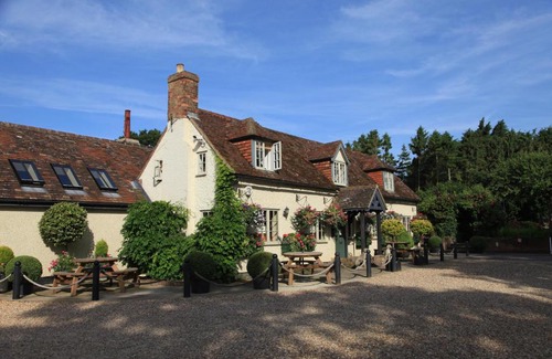 Old Warden Hotel | The Black Horse at Ireland
