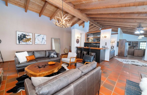 Temecula Cabin | The Black Mountain Cabin/Welcoming Temecula. Pet Friendly! Nature + Wine