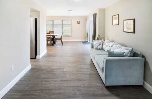 Oakland Hills House | The Blooming Sanctuary - 3br with pool and EV-Charger