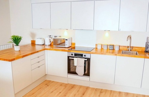 Shrewsbury Apartment | The Blue Academy Apartment - 2 Bed - Free Parking By Bevolve