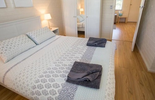 Shenton Park Apartment | The Blue Door Villa 2