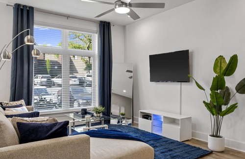 Dunean Condo | THE BLUE GEM: 2 KING Bedroom Condo Just 2 Miles to Downtown Greenville!