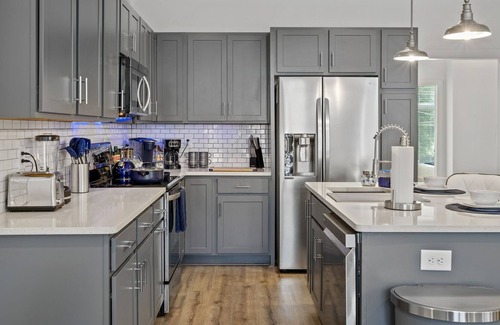 Dunean Condo | THE BLUE GEM: 2 KING Bedroom Condo Just 2 Miles to Downtown Greenville!