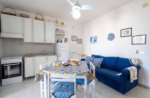 Capitolo Villa | The Blue House a stone's throw from the sea! Parking space