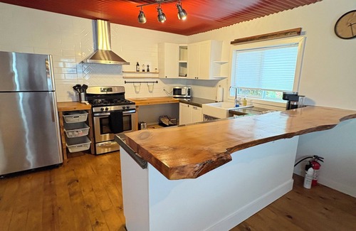 Vanier North House | The blue house