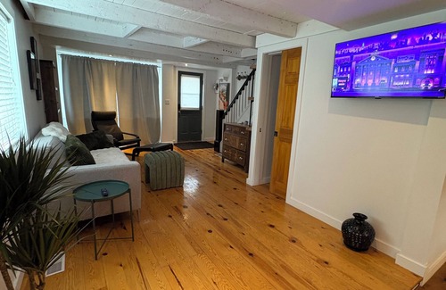 Vanier North House | The blue house