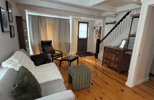 Vanier North House | The blue house