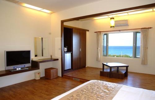 Fengbin Bed & Breakfast | The Blue Lagoon B&B