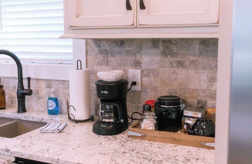 Bowling Green Apartment | The Blue Nest: Downtown, WKU, Hospital & Garage